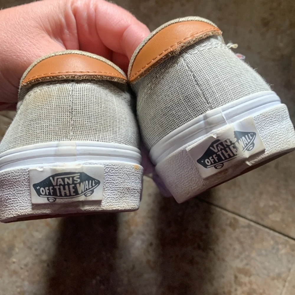 Vans - Picture 6 of 10